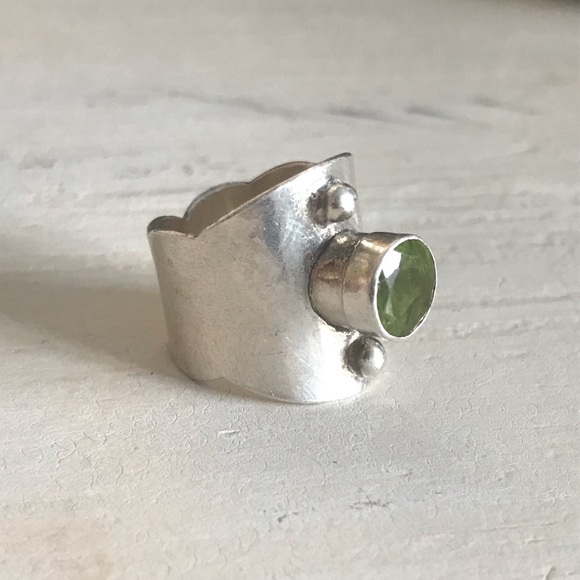 🌿 custom/hand-made peridot ring 🌿 - Picture 2 of 5